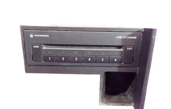 Volkswagen Touran I CD/DVD changer 