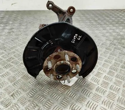 Rear wheel hub