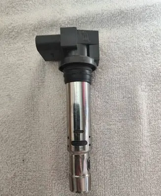 Volkswagen Touran II High voltage ignition coil 036905715G