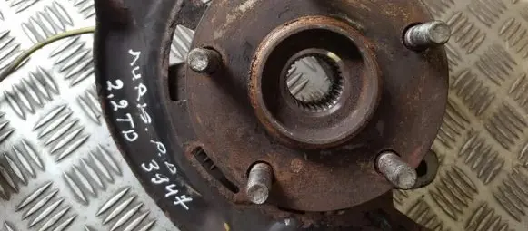 Toyota Auris 150 Front wheel hub