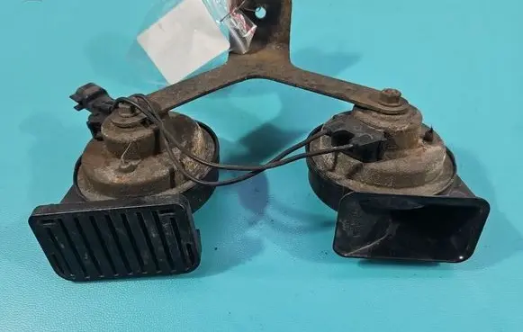 Jeep Cherokee Horn signal 68235295AA IMPRK1561771