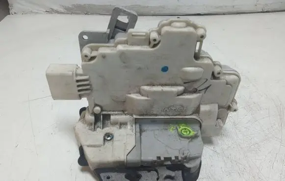 Audi A6 S6 C6 4F Rear door lock 4F0839015A