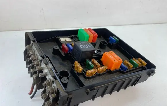 Volkswagen Caddy Fuse module 1K0937125