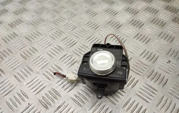 Mercedes-Benz E W212 Head unit multimedia control A2128701351 A2128701651 A2044420368