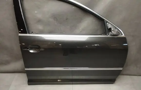 Volkswagen Phaeton Front door