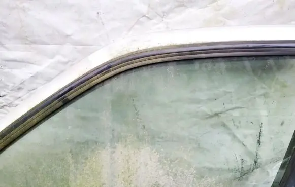 Ford Scorpio Front door window glass four-door