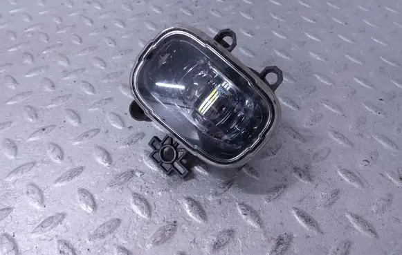 Nissan Qashqai J12 Front fog light 261504122R