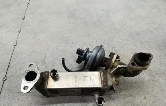 BMW 1 E81 E87 EGR valve cooler 780518903