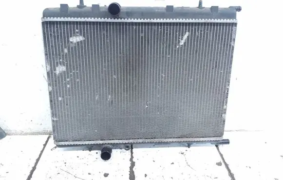 Peugeot 307 CC Coolant radiator 9647421380