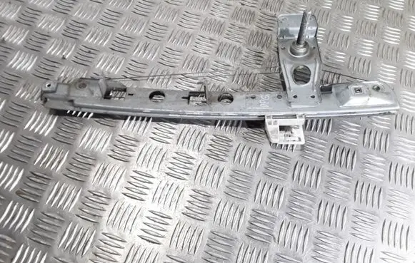 Rear door manual window regulator