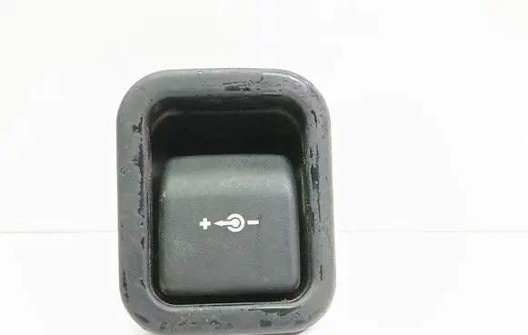 BMW 3 E46 12 V Socket (front) 7008038