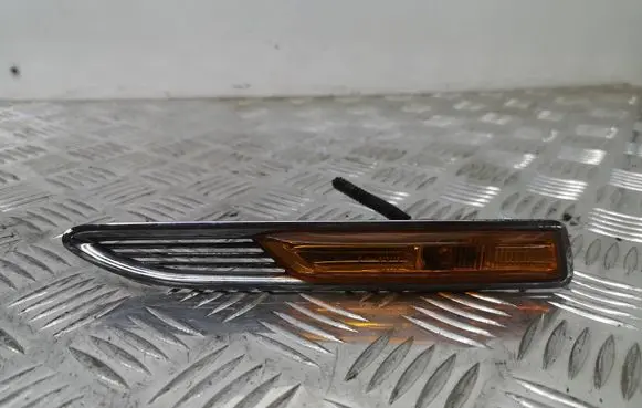 Ford Mondeo MK IV Front fender indicator light 7S7113K354BD