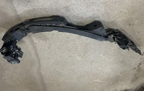 Volkswagen Golf VI Headlight/headlamp mounting bracket 5K0807890