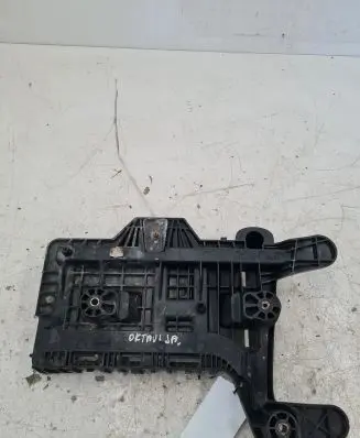 Skoda Octavia Mk2 (1Z) Battery box tray cover/lid 