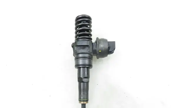 Volkswagen PASSAT B6 Fuel injector 0414720215 038130073AG