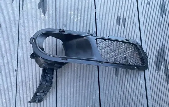 Maserati Quattroporte Front bumper lower grill 80049900