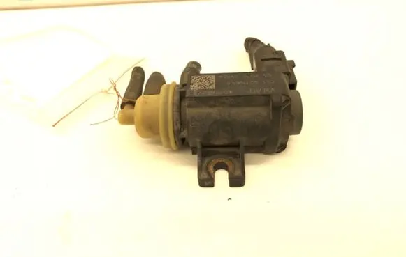 Man TGE 1gen Fuel pressure regulator 1K0906627B