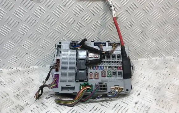 Jaguar XF X250 Fuse module 9X2314D628AC