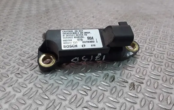 Mitsubishi Space Star Airbag deployment crash/impact sensor MR912131