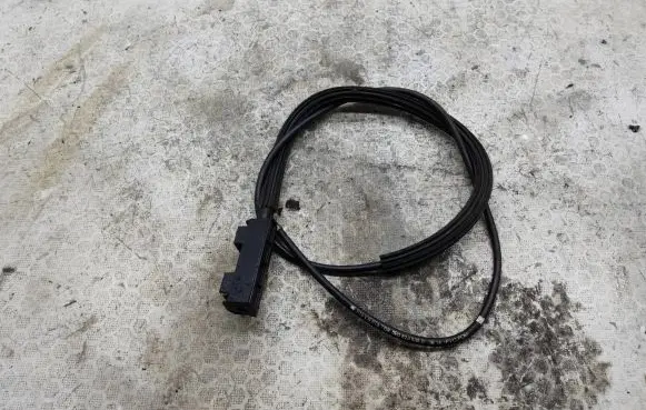 Skoda Octavia Mk3 (5E) Engine bonnet/hood lock release cable 5E0823535B