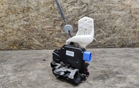 Volkswagen Caddy Front door lock 3D1837016AQ