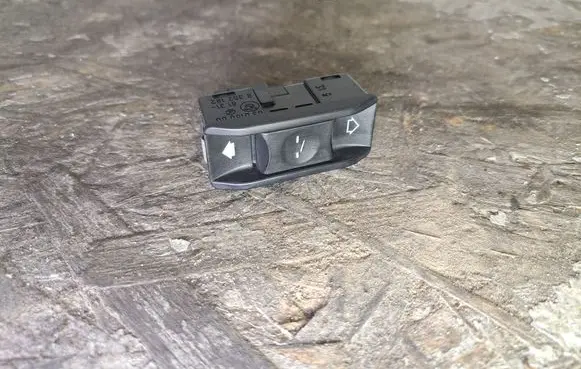 BMW 3 E46 Sunroof switch 61318352182 8352182