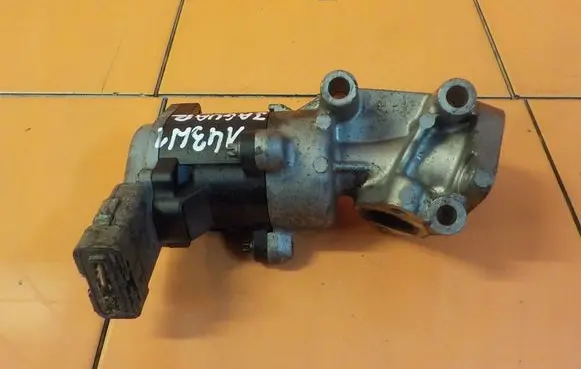Jaguar XF X250 EGR thermostat 4R8Q9D475AC