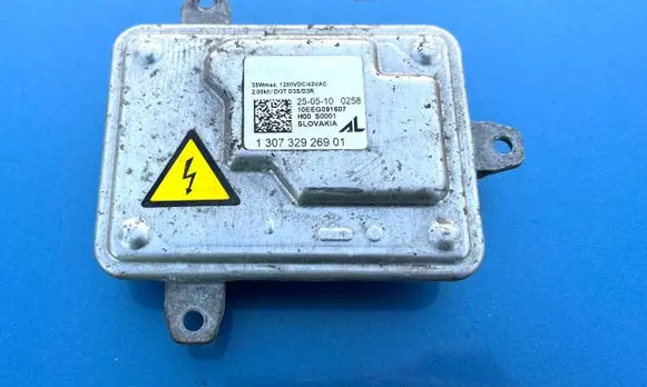 Volvo C70 Headlight ballast module Xenon 1307329269 130732926901