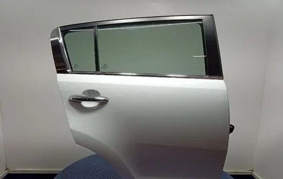 KIA Sportage Rear door 