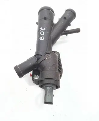 Audi Q3 8U Engine coolant pipe/hose 03L121131AA