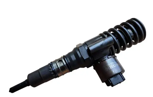 Volkswagen Golf V Fuel injector 03G130073G 0414720404