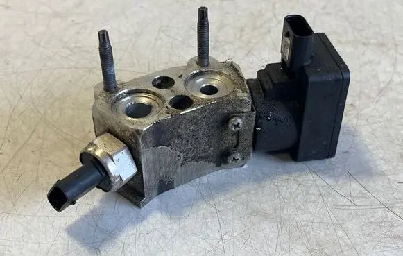 Mercedes-Benz EQC Air conditioning (A/C) expansion valve A2938309400