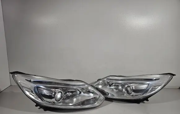 Ford Focus Headlight/headlamp 134986598454