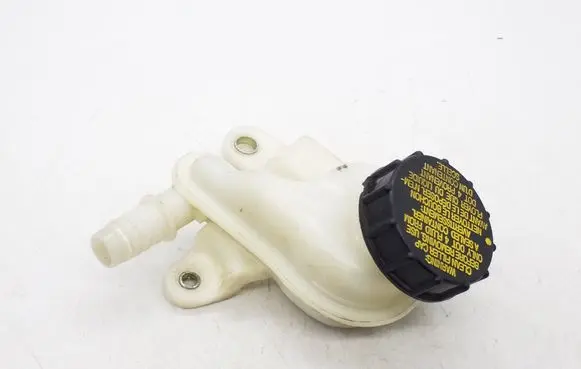 Brake fluid reservoir