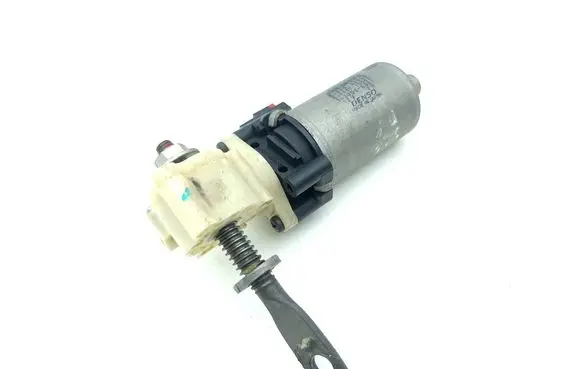 Lexus IS 220D-250-350 Seat adjustment motor 8582033020