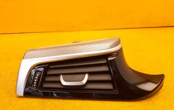 BMW 5 G30 G31 Dashboard side air vent grill/cover trim 9329545 9329543