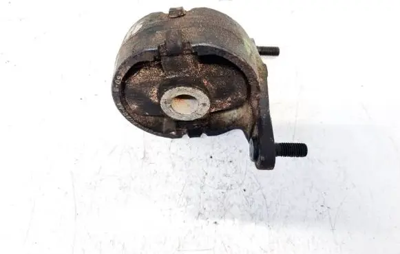 Engine mount bracket