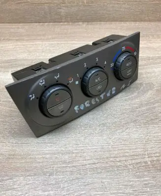 Subaru Forester SF Climate control unit 72311SA001 5037223014
