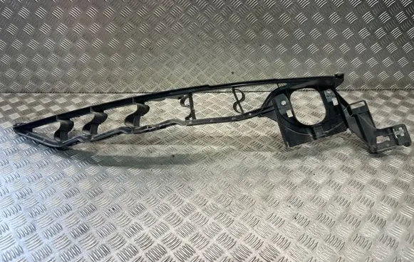 BMW X5 E70 Fender mounting bracket 7157990
