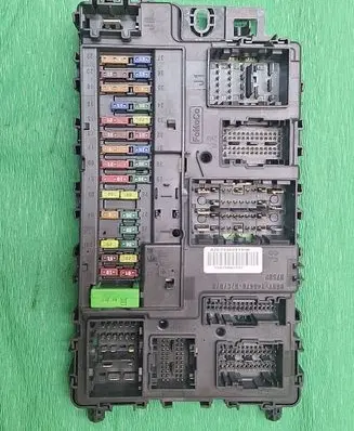 Ford Mondeo MK V Fuse module FU5T15604 A2C7438291150