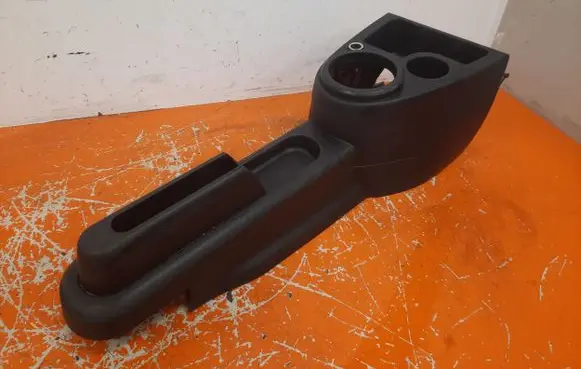 Ford Fusion Center console 2S6XA044C82