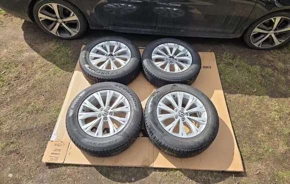 Volkswagen Tiguan R17 alloy rim 5NA601025