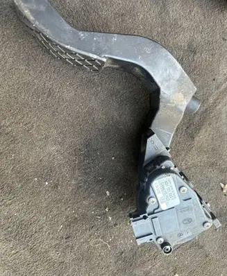 Volkswagen PASSAT B5.5 Accelerator throttle pedal 8D1721523F 6PV00837603