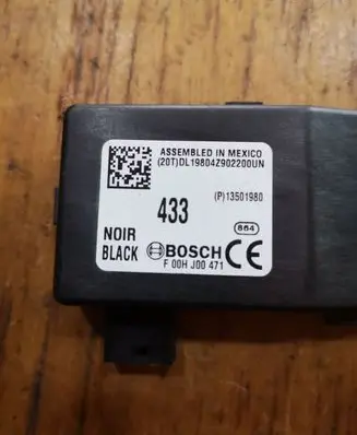 Opel Insignia A Door central lock control unit/module F00HJ00471 13501980