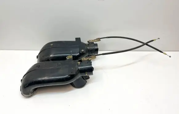 Mercedes-Benz SLC C107 Air intake duct part A1078301645 A1078301545