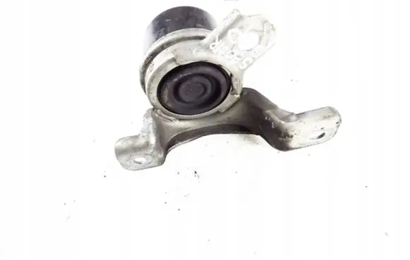 Volvo S80 Engine mount bracket