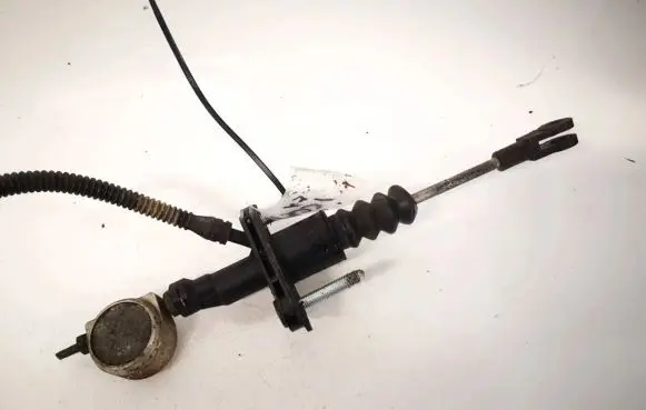 Opel Astra H Clutch master cylinder 90523769