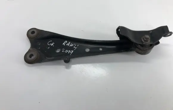 Toyota RAV 4 (XA40) Rear suspension control arm 