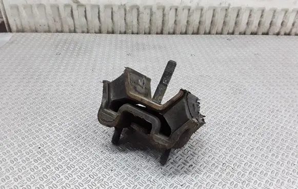 Mercedes-Benz ML W163 Engine mount bracket