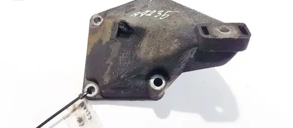 Audi A6 S6 C5 4B Engine mounting bracket 4b0199307c